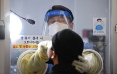 安 北도발 묵묵부답 정부 유감안보정책 발표..沈남대문 칼국수집서 5060여성 공약