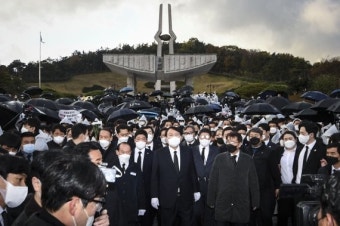 이재명, 40대선 윤석열에 3배 격차 앞선다..윤석열은 2030서 우세