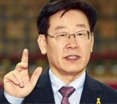 민주 윤석열, 신천지 이만희와 같은 손동작..국힘 그럼 이재명도?