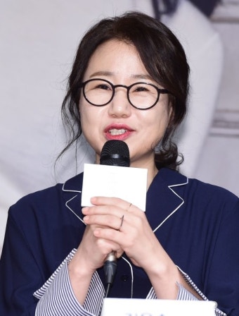 김은숙 작가·윤하림 대표, 우크라이나·산불 성금 1억원 기부