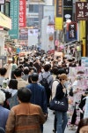 이게 얼마만이야… 활기 찾은 명동거리