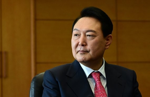 이재명 대통령, 광복절 국민임명식 초청장 문재인 전 대통령 등에 전달