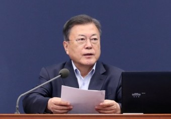 文대통령, 마지막 국무위원 오찬…"원팀 대응해 위기 잘 넘겨"