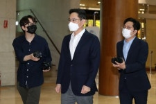 오른다더니 삼전 2조 줍줍한 개미, 공매도폭탄·신저가 경신에 ‘울상’