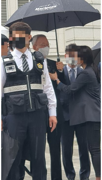 '산업부 블랙리스트' 백운규 전 장관, 구속 기로
