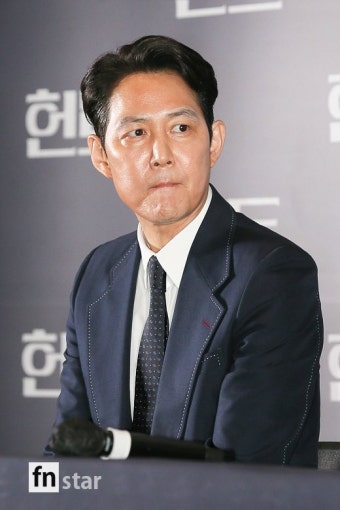 배우 이정재 