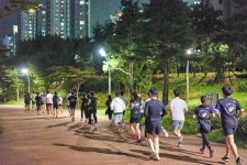 롯데百, 러닝패션 제안과 함께 러닝크루 이벤트 선봬