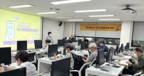 KB국민은행, 시니어 고객 디지털 금융교육 앞장선다