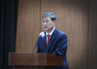 위기 맞은 카드업계 '지속가능한 성장전략 마련해야'