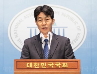 윤건영 