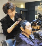 롯데백화점 대구점, 가정의 달 맞아 대면 봉사 눈길