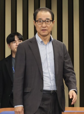 '돈봉투 의혹' 두 의원 탈당…'쇄신' 시험대 오른 민주당