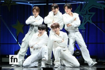[포토] 더뉴식스, '힙한 레트로 무대'