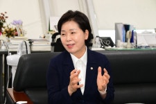 반도체 신화 양향자 2030년까지 시총 100조이상 韓기업 5곳 키우려면 과감한 규제혁신 시급