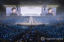 임영웅이 아이돌보다 셌다..트로트 콘서트 매출 상반기 134% 급증