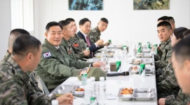 신원식 국방장관 해병대 청룡부대 방문 무적해병 정신 강조, 장병 격려