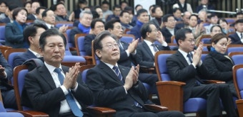 민주, 이재명 제안 '준연동형·통합형 비례정당' 만장일치 채택