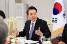 [속보] 尹 노사 문제, 애국심으로 대화하면 해결