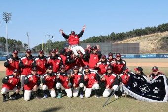 '초대박 매치' 덕수고, 역전에 역전 거듭하며 전주고 꺾고 우승 [제11회 전국명문고야구열전]