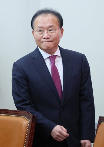 윤재옥 