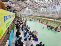 부산 동래구, 버스킹존 흥얼거리 연중 운영