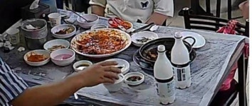 볶음밥까지 해먹고 전날 굶어 억지로 먹었다..환불해달란 황당 손님 [어떻게 생각하세요]