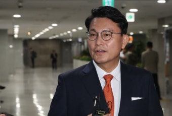 윤상현 