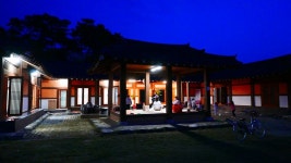 망상해변 야시장·한옥 촌캉스.. 로컬관광 새 시대 열다 [Weekend 레저]