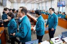 [fn사설]野 25만원 상임위 강행 처리, 민생 빙자한 포퓰리즘