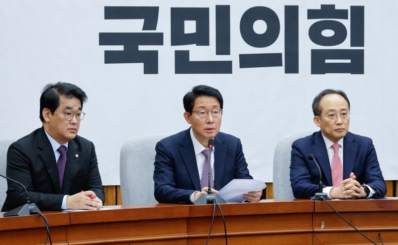 이재명 대표, 반도체 특별법 주 52시간 근무 예외 발언에 노동계 반발 높아져