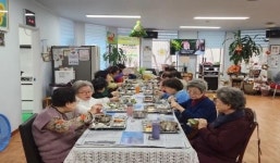 어르신에 따듯한 점심 한상…용산구, 경로당 중식 주5일제 실시