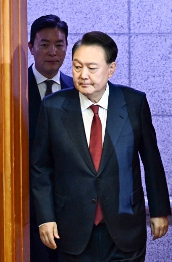 검찰, '내란 혐의' 윤석열 대통령 구속기소[상보]