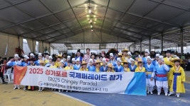 5만4000석 매진시켰다...언남초 공연단 싱가포르서 기립박수