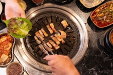 고기 구울 땐 한 번만 뒤집어라..최적의 고기 뒤집는 시간 나왔다 [헬스톡]