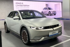 신차만 10종...日中에 고전 중인 현대차, 현지 맞춤형 신차로 인니 시장 뚫는다