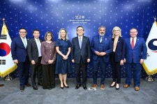 내한 美하원의원 7명 한국 민주주의 회복력 호평