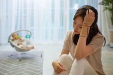 독박육아에 지쳐 산후우울증, 3일 친정 갔더니... 남편 아이 만날 자격 없어