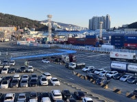 부산 남구 신선대부두 입구 확 넓어졌다