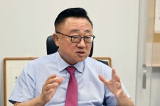 李·金 말로만 AI 인재양성 와중..고동진 ‘계약학과 정부 지원’ 제시