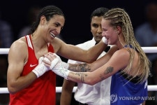 월드 복싱, 성별 논란 이마네 칼리프에 유전자 검사 요구... 공정성 논란 재점화