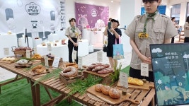 이게 정말 쌀로 만든 빵이라고? 유명 제과점 못지 않네 [현장]