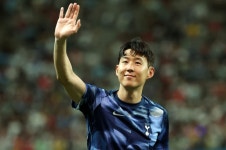 토트넘, 아시아 투어 전 손흥민 매각 가능성 제기…의무 출전 위약금 감수할 수도