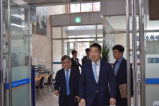 이동운 부산국세청장, 서부산세무서 신고센터 현장 방문