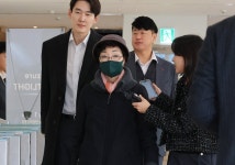 김건희 母 ‘치매 진단서’ 제출…특검 ‘건강문제·일가족 수사 고려 불구속 방침