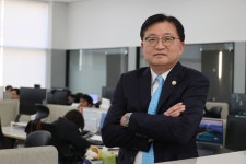 디엔에이벤처스제이호 | "실패를 두려워하지 않는 벤처DNA, 지금의 기적 만들었다" [논설실의 뉴스 진단]