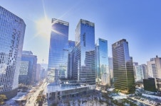 을지로 센터원 빌딩 시행사 회장, 전 임원 고소...무슨일?