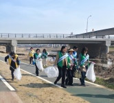 용인시 유림1동, 경안천 일대 새봄맞이 대청소…쾌적한 생활환경 조성