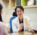 순천 척병원 척추센터 백현철 원장, 걷다 서다 반복되는 다리 저림…척추관협착증 신호