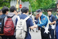 버스정류장·골목길까지 샅샅이...경찰, 학교 주변 순찰 총력