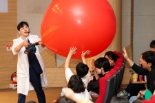 고리원자력본부, 가정의 달 어린이 과학 마술쇼 개최